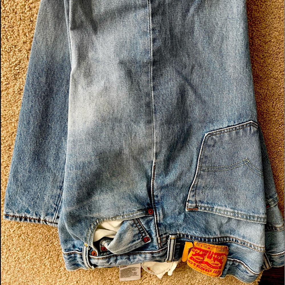 Levi’s size 36x32 slightly worn jeans